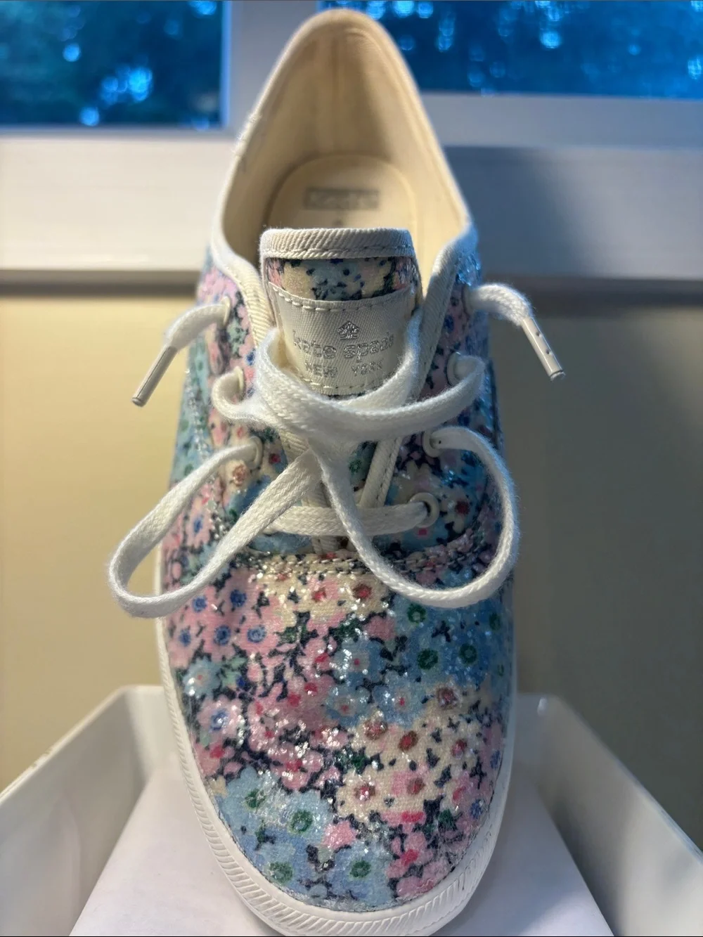 EUC Keds x Kate Spade Daisy Garden Glitter Sneakers Size 8